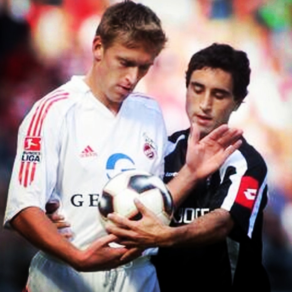 generation_dsf's tweet photo. "Pass auf, du bist mir einfach nicht wichtig genug." 🔴⚪✋
#effzeh #fcköln #fckölle #köln #kölle #cologne #colonia #rutunwiess #bundesliga #baumgart #hamann #rahn #derby #gladbach #bmg #borussia #vfl #experten #nichtwichtig #ausdemhintergrundmüssterahnschieben #rahnschiebt https://t.co/e8Rybr2UDa