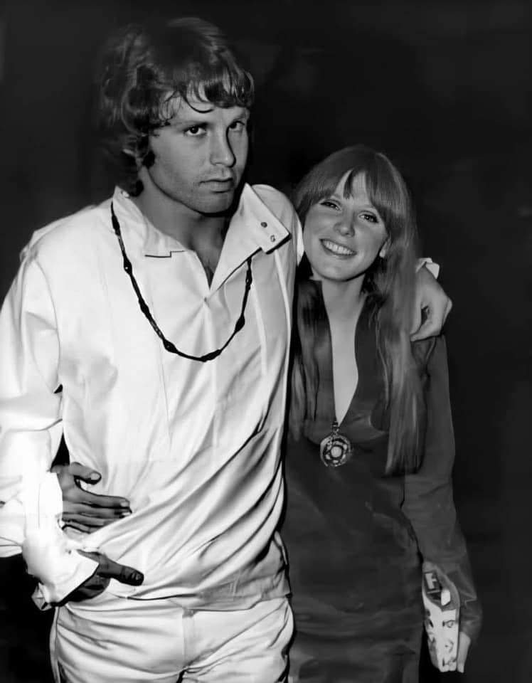 justoneoldsoul's tweet photo. I love you the best
Better than all the rest
I love you the best
Better than all the rest
That I meet in the summer
Indian summer
That I meet in the summer
Indian summer
I love you the best
Better than all the rest..
#JimMorrison https://t.co/r7KeGnEWT9