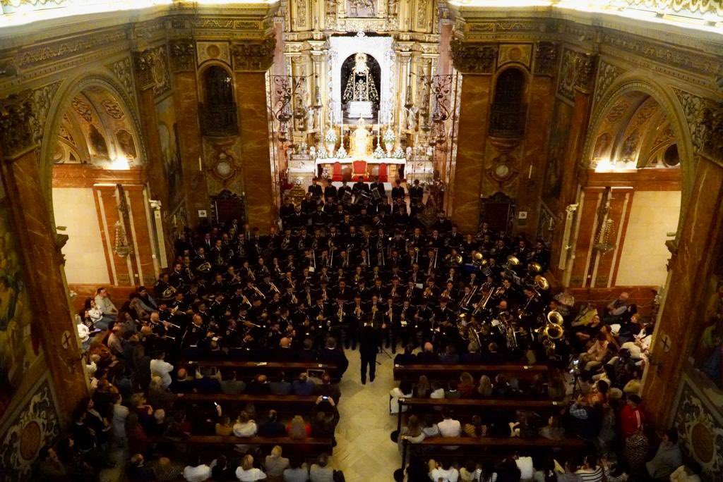 Virgen de los Reyes (@agrupacionvr) on Twitter photo 𝐆𝐑𝐀𝐂𝐈𝐀𝐒, 𝐆𝐑𝐀𝐂𝐈𝐀𝐒 𝐘 𝐆𝐑𝐀𝐂𝐈𝐀𝐒.
Sevilla, aquí tienes el concierto que te prometimos. Nos vamos llenos de Vida y Esperanza. 𝐆𝐑𝐀𝐂𝐈𝐀𝐒, 𝐆𝐑𝐀𝐂𝐈𝐀𝐒 𝐘 𝐆𝐑𝐀𝐂𝐈𝐀𝐒.
Sevilla, aquí tienes el concierto que te prometimos. Nos vamos llenos de Vida y Esperanza.