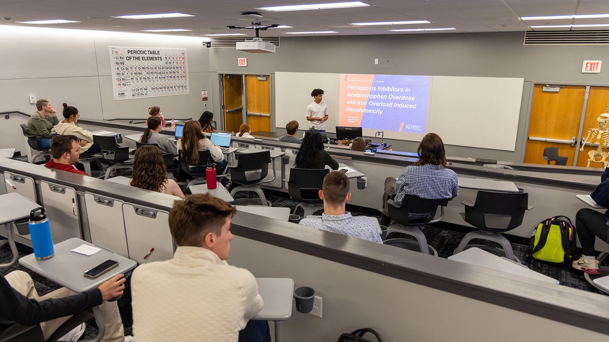 SimpsonCollege's tweet photo. Congrats to our amazing student for sharing their captivating research on Wednesday! We're always in awe of our students' incredible work. 👏 https://t.co/WS8ZUdxpR5