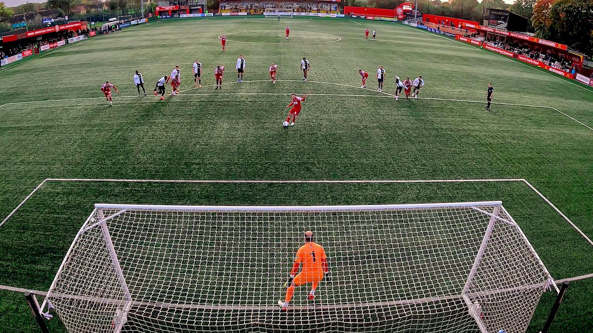 Such a buzz around @hemelfc from the First Team through to the Academy’s & Youth Teams 
On & off pitch there is a real excitement and togetherness the future looks extremely bright ❤️ 

Keep up the great work…

@DBoggins 
@bobbyquinton 
@DanFinillUK 
@HemelTownYthFC 
@HemelEja