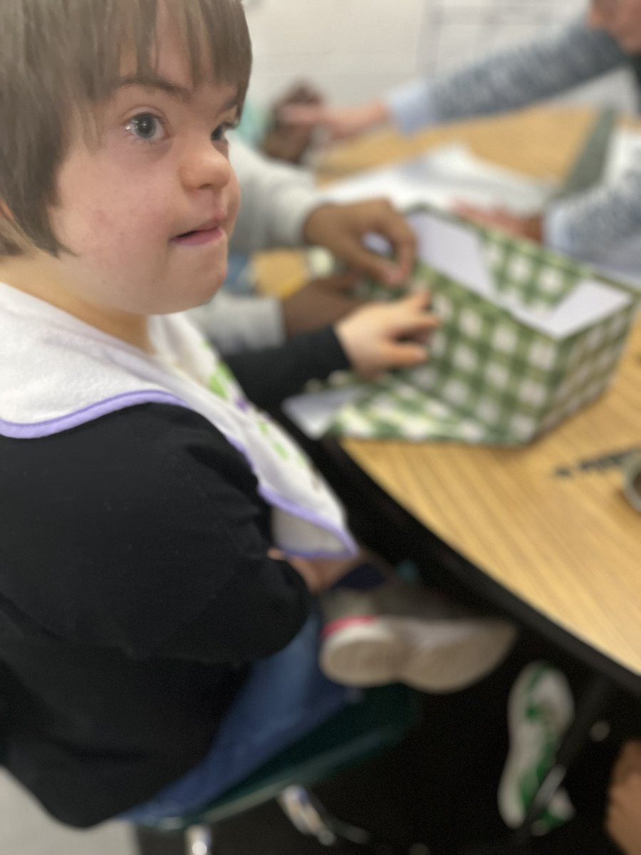 jforsyt2's tweet photo. ESE students @LHS_HCS participated in @SamaritansPurse Children’s Shoeboxes to supplement their curriculum unit on “The Gift of Giving.” We’re thankful for the support of our leaders, faculty and peer facilitators to bring joy to others all across the world! https://t.co/XZ8yZKoMg7
