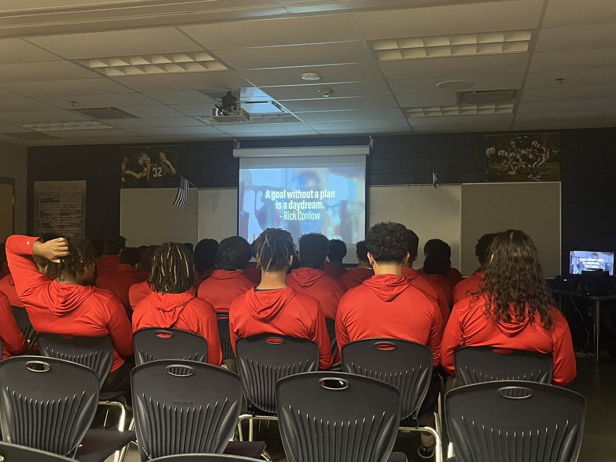 SAVeteransFBall's tweet image. Playoff Gameday Devotional by @MackeySpeaks 🔥🔥🔥

@JISD_ATHLETICS @JudsonISD @SAVeteransHS