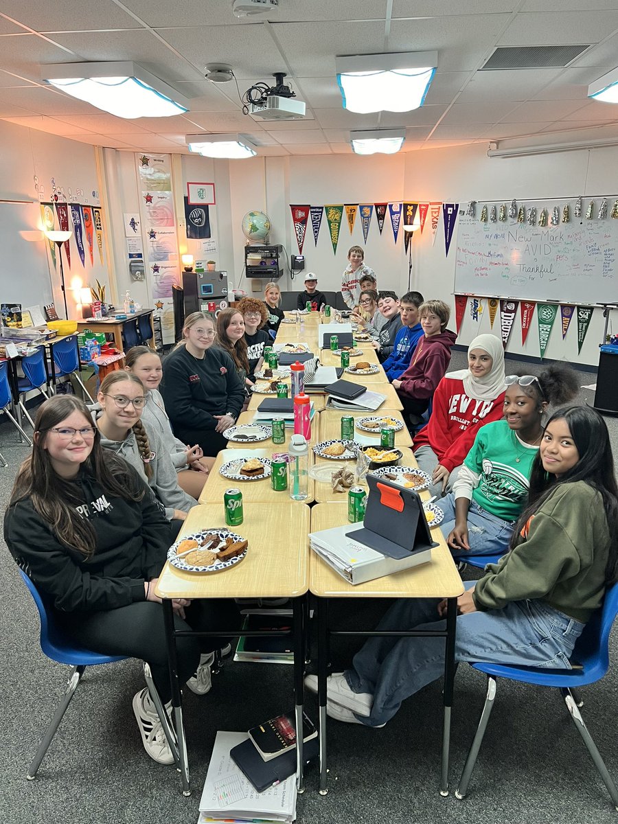 NewMarkAVID's tweet photo. AVID Friendsgiving 2023! Feeling unbelievably thankful and blessed for our NM AVID family! https://t.co/tgLbZb3VZv