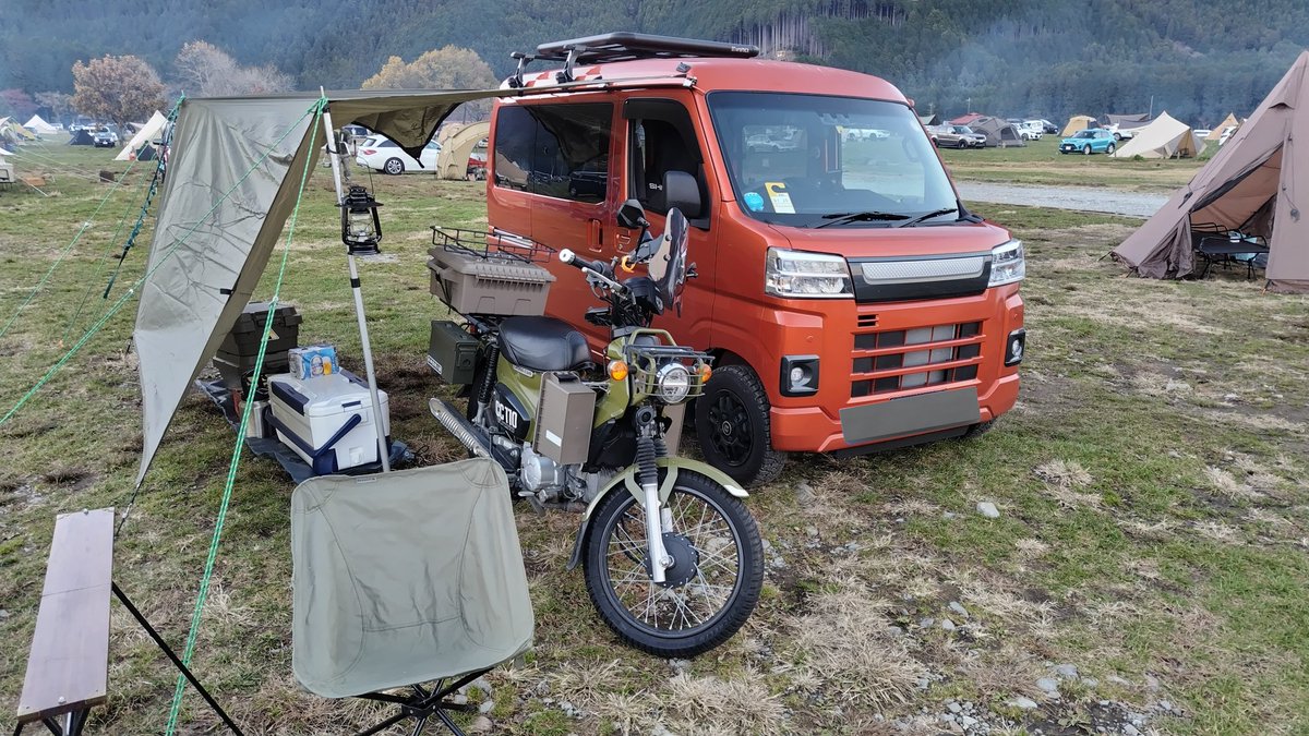 type18_scoutcub's tweet photo. 名前：一八式偵察蕪
性別：男
年齢：30代
愛車：クロスカブ110(JA45)、ハイゼットカーゴ
好き：釣り、キャンプ、戦車、漫画アニメ、道の駅巡り
一言：クロスカブ✕ハイゼットカーゴでトランポキャンプツーリング楽しいです。
#バイク乗りとして自己紹介 
#クロスカブ
#ハイゼットカーゴ https://t.co/qIKhwQJmn5