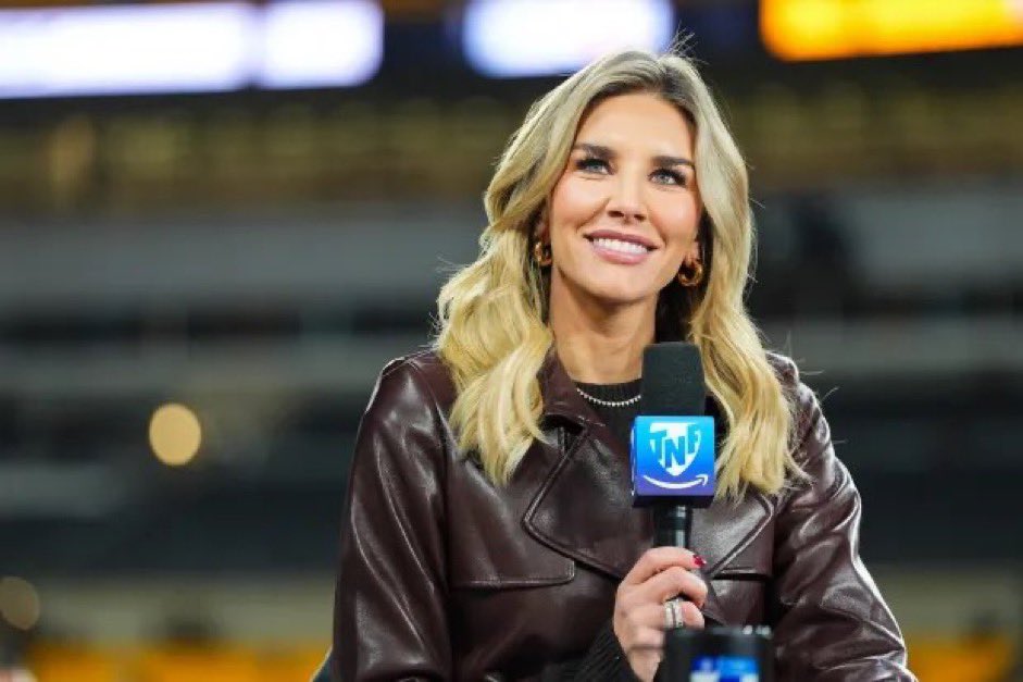 Charissa Thompson is reporting that Shohei Ohtani will be signing with the Montreal Expos