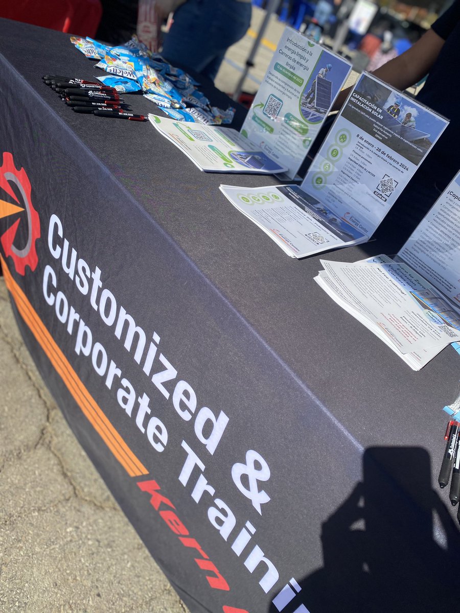 Beautiful day for a resource fair! Thank you to our partners Bakersfield Adult School, for sharing the opportunity to attend today!! #KernCCD #CCT #21stCenturyCenter #ZEV #Solar #Training 

<a href="/KernCCD/">Kern Community College District</a> <a href="/KHSD_Official/">KHSD</a>