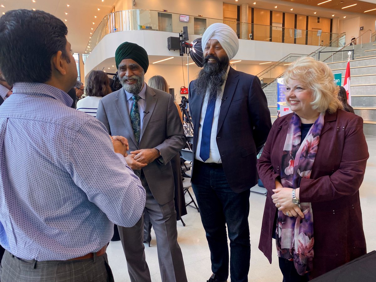 It was exciting to learn more about Circle Innovation's Healthtech SME Program today at @sfusurrey.

Thank you to Minister @HarjitSajjan, @randeepssarai and the federal government for funding through important work through PacifiCan.