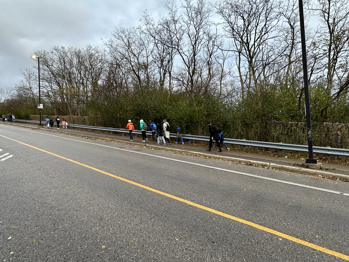 SaveOSC's tweet image. Why are kids struggling up a big hill visiting the Science Centre?

Because Premier Ford won&apos;t fix the OSC bridge.

@RBC, @CIBC, @TELUS, @McMillanLLP, &amp;amp; @McKinsey have team members on the OSC board.

Corporate Canada, please help the kids.

Get the Science Centre bridge fixed.