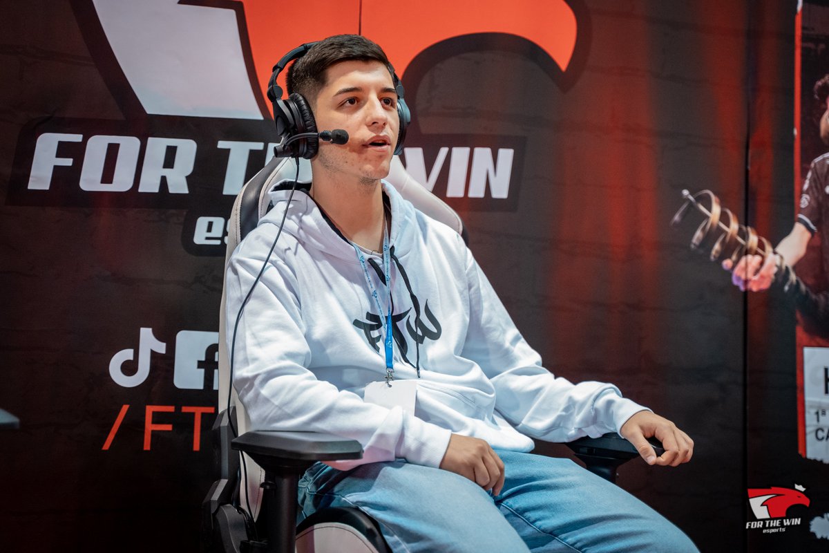 Um dia muito doce com 3 pessoas doces a realizar hoje mais um ano de vida 🍭🎉

Parabéns ao nosso capitão <a href="/officialstadodo/">stadodo</a>, à nossa streamer <a href="/FilipaHenriques/">Filipa Fizz Henriques</a> e ao nosso parceiro de cast <a href="/silv8casts/">silv8🎙</a> 🥳

De toda a família FTW desejamos-vos um feliz aniversário!

#ftwesports