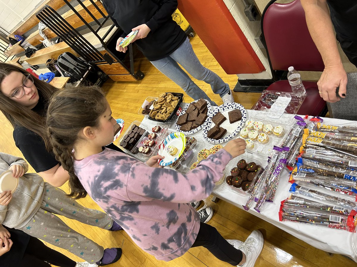 Officialovms (@officialovms) on Twitter photo OVMS Fall Play Cast and Crew pre-show pizza party! Don’t miss the final performance of “Goldilocks on Trial”tonight at 7pm! <a href="/EricMHibbs/">Eric Hibbs</a> <a href="/OVMSPrincipal/">Kayla Berry</a> @MrZ_OVMS <a href="/TWPSuperVPA/">TWP SuperVPA</a> <a href="/TWPSchools/">Wash. Twp. Schools</a> OVMS Fall Play Cast and Crew pre-show pizza party! Don’t miss the final performance of “Goldilocks on Trial”tonight at 7pm! <a href="/EricMHibbs/">Eric Hibbs</a> <a href="/OVMSPrincipal/">Kayla Berry</a> @MrZ_OVMS <a href="/TWPSuperVPA/">TWP SuperVPA</a> <a href="/TWPSchools/">Wash. Twp. Schools</a>