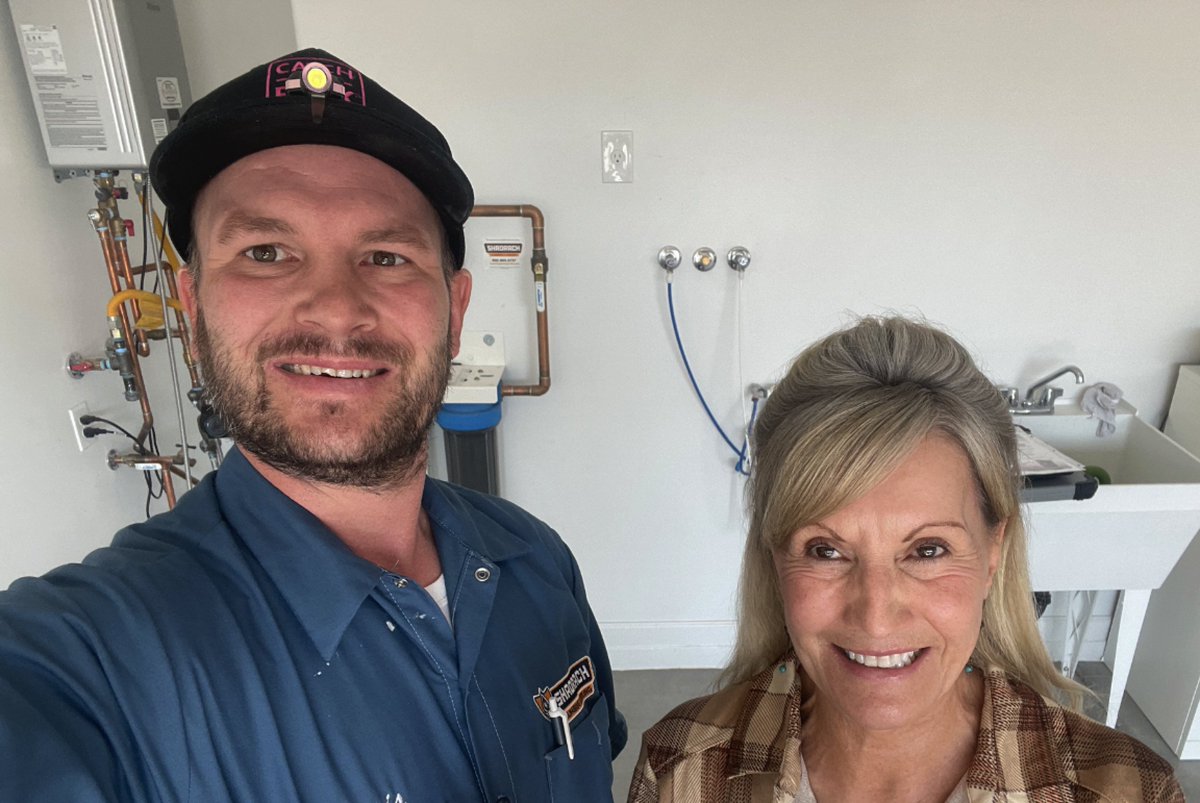 calldixie's tweet image. The National Grand Prize winner for #CatchMeInPink is....DeAnna Madura from Fountain Hills, AZ! With your help, we were able to raise over $28,000 this year, totaling almost $100,000 since the beginning of the campaign. A huge thank you to everyone who participated! #VBFoundation