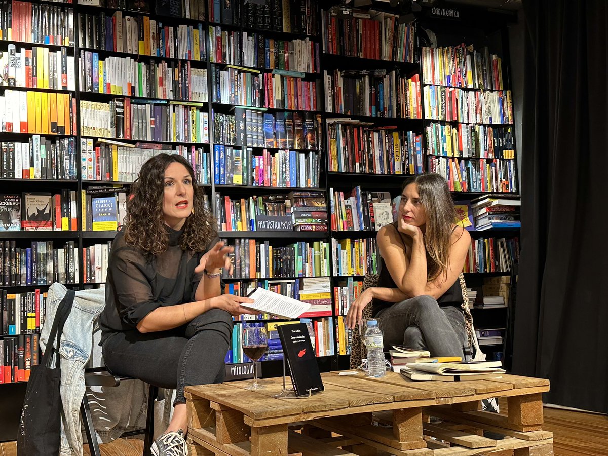 jmvidalillanes's tweet photo. La presentació del més! Diane di Prima recupera la veu a @LlDracMagic amb @almaripeg i les «Cartas revolucionarias», una obra mestra poètica. https://t.co/vi8Q0SXo00