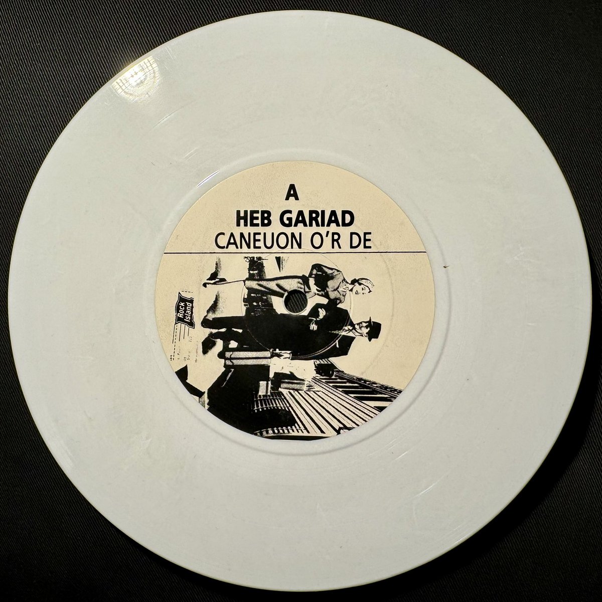 Peth Bach Crwn tweet media