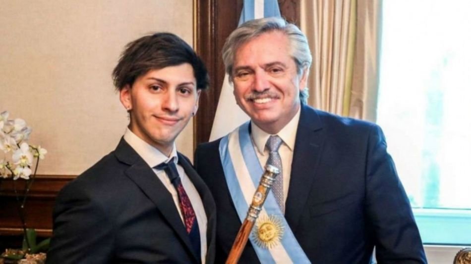 dlaje1's tweet photo. Los hijos de Netanyahu y Herzog, junto a 15 hijos de ministros  🇮🇱  están peleando ahora mismo en el ejército israelí. Muchos, en lo profundo de Gaza, según informan varios medios.
🤔
🇦🇷 ¿Te imaginás a estos defendiendo a su país?
🙄 https://t.co/mXHRjYXOng
