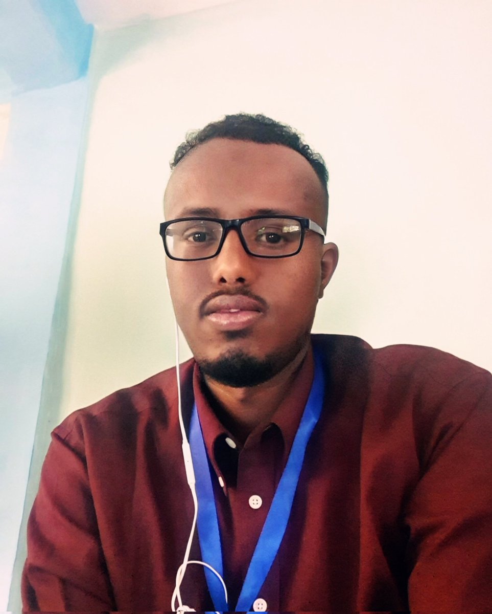 Ahmedsoane1's tweet photo. Sabti sarwad aamusan Macalin cabsanaya Buug Jeexjeexan Arday Kibirsan Qalin jajaban.... https://t.co/nACqsDqjaW