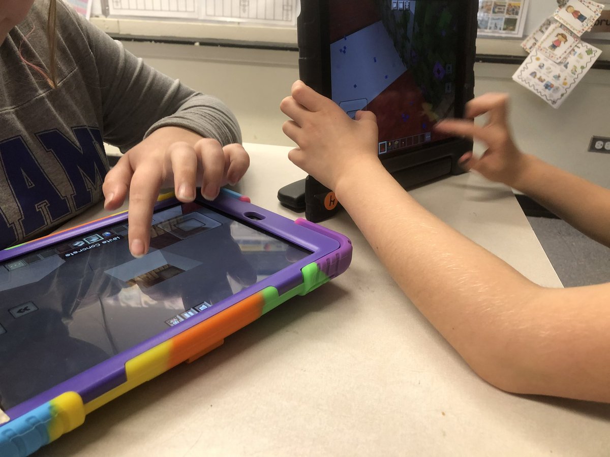 techmental's tweet image. S’s at AES creating Digital Citizenship books with their Minecraft virtual community! #goodcitizens #digitalleaders