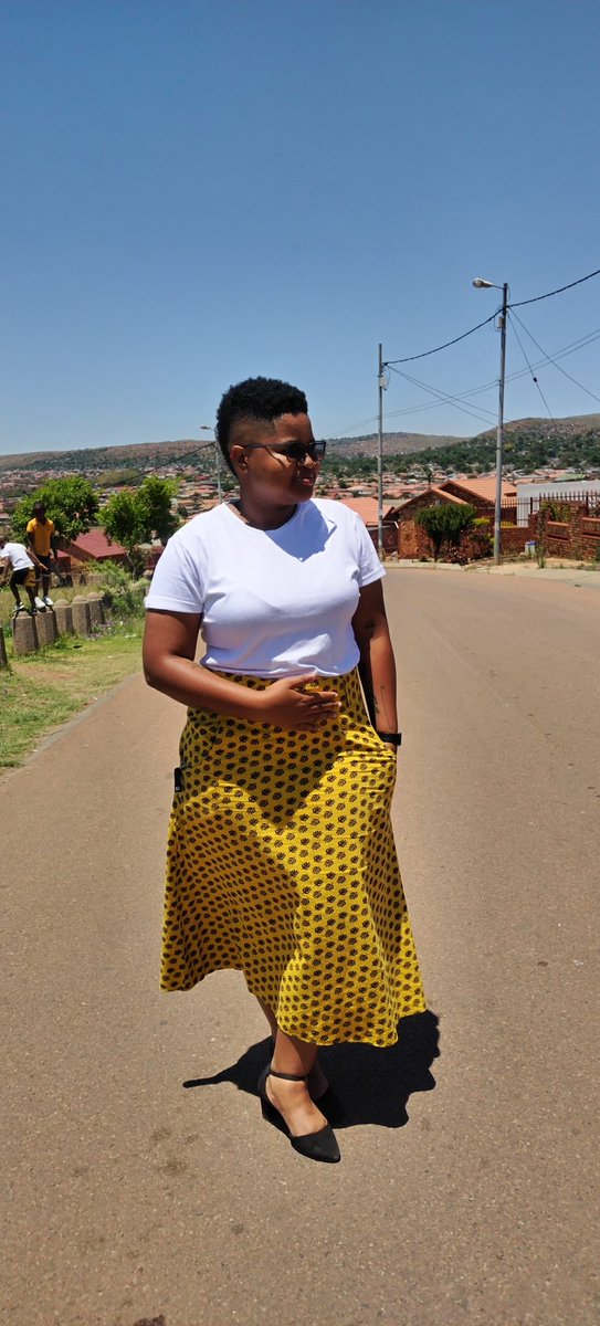 kween_dineo's tweet photo. A versatile babe 🏳️‍🌈 I can be both 😎 I can be your boy toy, I can be your bride. It ain't nothing but a flip of a switch. Been a while X https://t.co/O8BLQN7et7