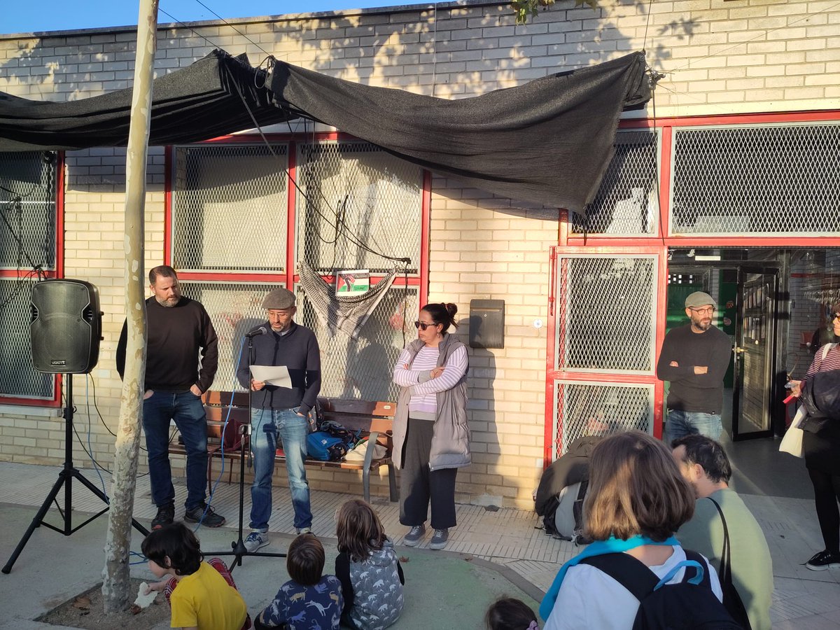 AFAMarinada's tweet photo. Moltes gràcies a totes les famílies que han participat a la concentració d'aquesta tarda a l'escola #Marinada de #Masnou, per denunciar l'apartheid i el genocidi de Gaza.
#LlibertatPalestina #FreePalestine https://t.co/POkTyJ1C7w