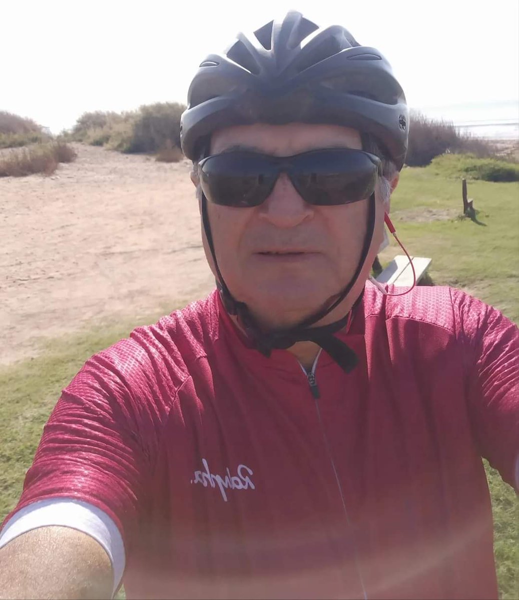 ALISVA_Sarcoma's tweet photo. Ser padre y afrontar el sarcoma con tu hija: el periplo de una enfermedad.
Hoy seguimos dando voz a los testimonios de los familiares.
Paco Albert es el padre de Raquel.
A sus 70 años ha decidido apoyar el proyecto de ALISVA como tesorero 🎗️💪🎗️ https://t.co/YFtV3xLNPj