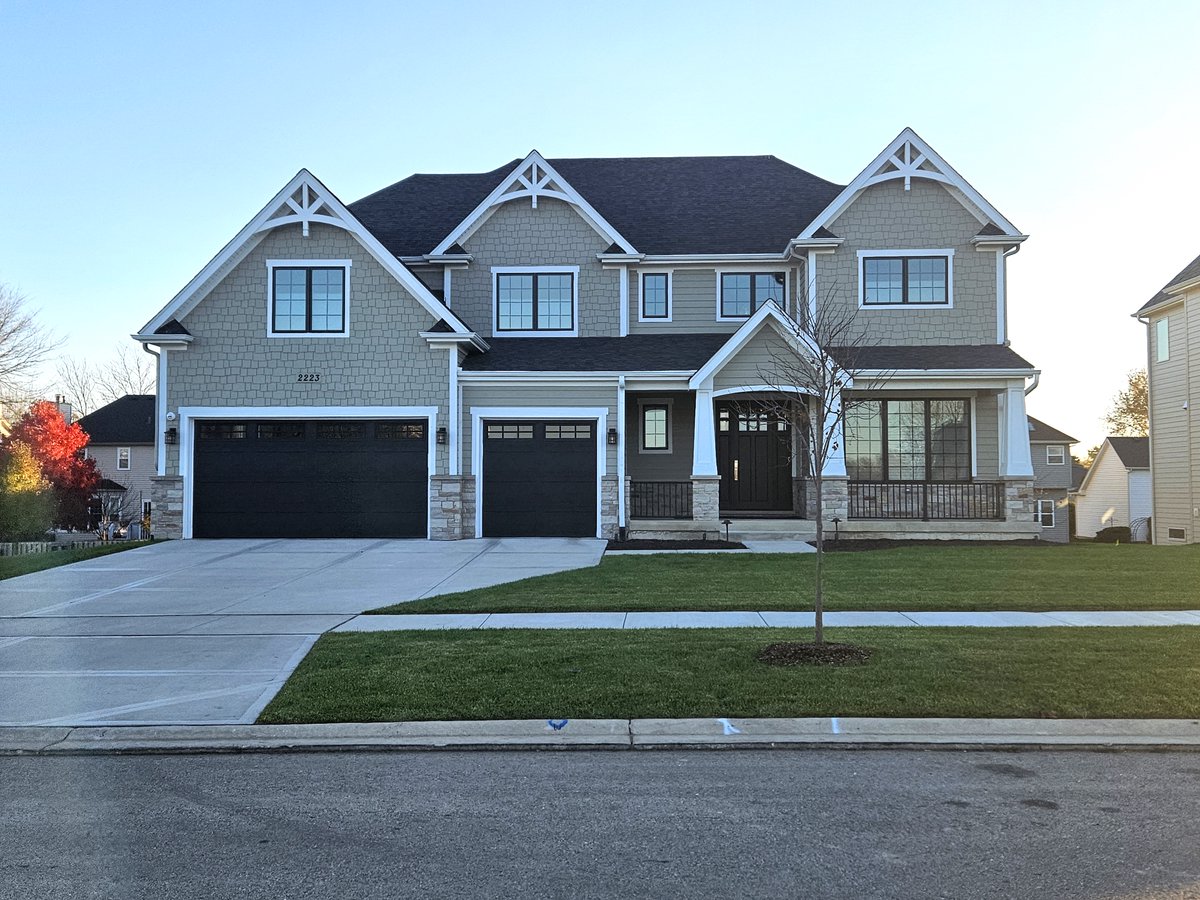Our #modelhome is open from 11 am - 5 pm at 4012 Alfalfa Ln #Naperville. This is just one of our #newhomebuilds! #newhome #newhomedesign #newhomebuilder #newhomeconstruction #newconstruction #homebuilder #homeconstruction #customhome #customhomebuilder #newhomebuild