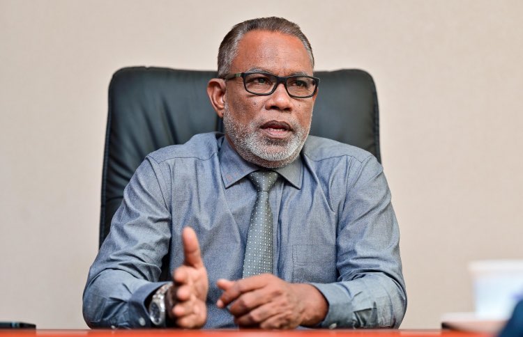 ✳️Advisor to the President - <a href="/Banafsaa/">Abdul Raheem Abdulla</a> 
✳️Tourism Minister - <a href="/Banafsaa/">Abdul Raheem Abdulla</a>’s son
✳️Presidents office Minister - <a href="/Banafsaa/">Abdul Raheem Abdulla</a>’s in-law
✳️Economic Ministry State Minister - <a href="/Banafsaa/">Abdul Raheem Abdulla</a>’s daughter 

Adhureyge raajje ah maruhaba!