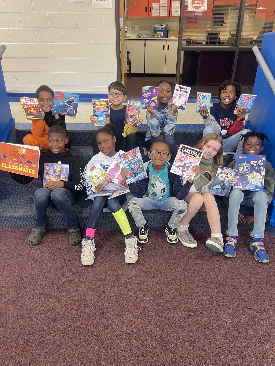 HarbisonWestEl's tweet photo. Dr. Davis' class was excited to purchase books at the book fair with Title One Funds. In fact all students at #HWES were able to purchase books with these funds. #BelieveGrowSoar #IrmoStrong #LetsGrow 📚🎉 https://t.co/Jm5daR9Rrx