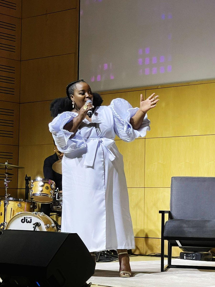 TheTutuLegacy's tweet photo. One last riveting performance by award-winning jazz vocalist @SphaMdlalose
#TutuLegacy #TutuFoundation #PeaceLecture2023 https://t.co/MZTCr5Y4aM