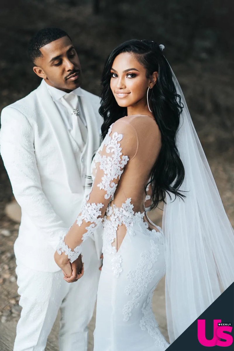 Fly_Sistah's tweet photo. I agree 100% @claycane 
Marques Houston at 39 married Miya Dickey who was 19. “When I met my wife, she was 17. So, we had no [real] conversation…no [real] connection until…you know…she was of age.” https://t.co/EwS6ZuzSup