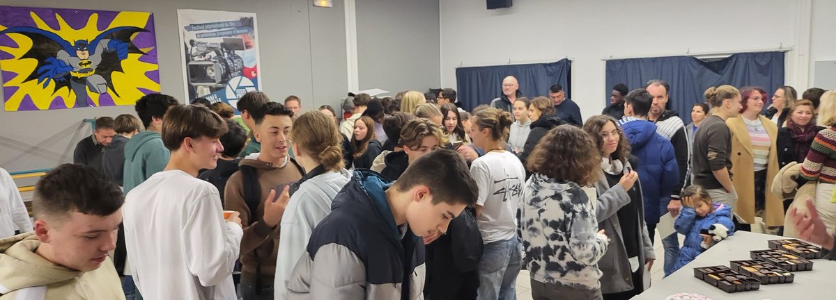 Soirée de remise des diplômes 🎓 
Des élèves, des parents et des professeurs heureux de se retrouver pour partager et échanger. un grand bravo à cette très belle promotion d'élèves...