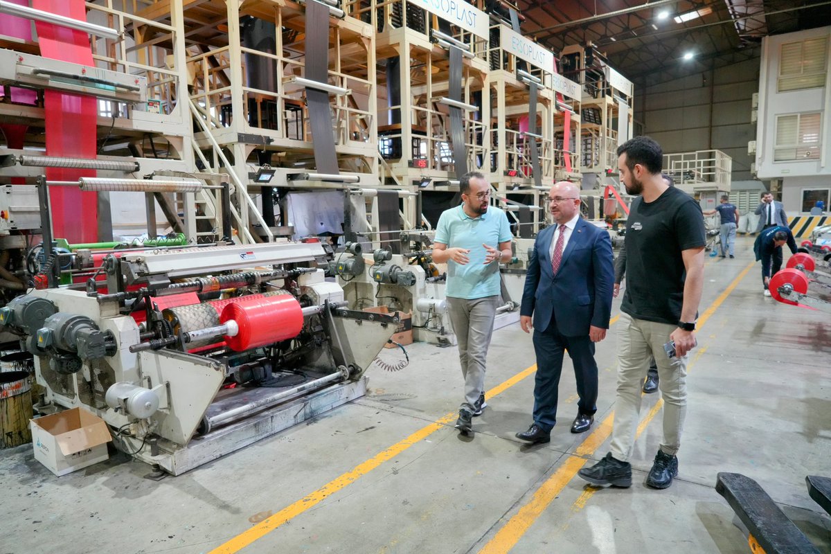 m_samisahin's tweet photo. Enstitümüzden almış olduğu ürün belgeleri ile geri dönüşümlü malzemelerden ürettikleri çevre dostu tıbbi atık ve evsel atık torbalarının %80’ini Avrupa’ya ihraç eden Ersoplast Plastik firmasını ziyaret ettik. https://t.co/6pxZhGxqYF