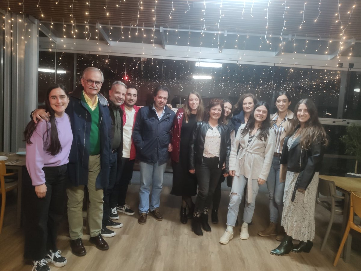 DigestivoVigo's tweet photo. Hoy hemos culminado la segunda edición de nuestro Curso de Sedación Profunda en Endoscopia. Un verdadero placer compartir con excelentes compañeros de otros Hospitales. Gran trabajo de organización de la Dra. Sara Alonso y la SEED, bajo la atenta tutela del Dr. López Roses. https://t.co/W2OotR3dOF