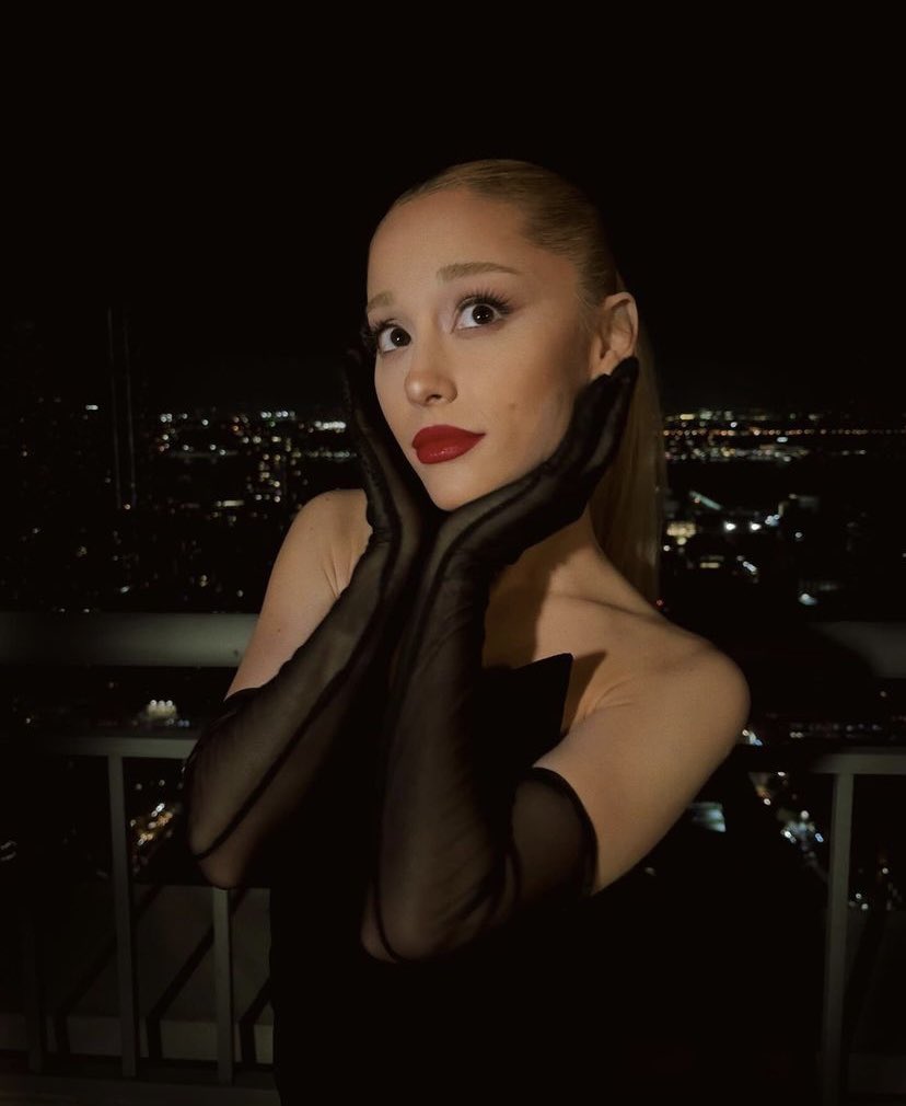 ArianaToday's tweet photo. https://t.co/t9YoNWlzFn