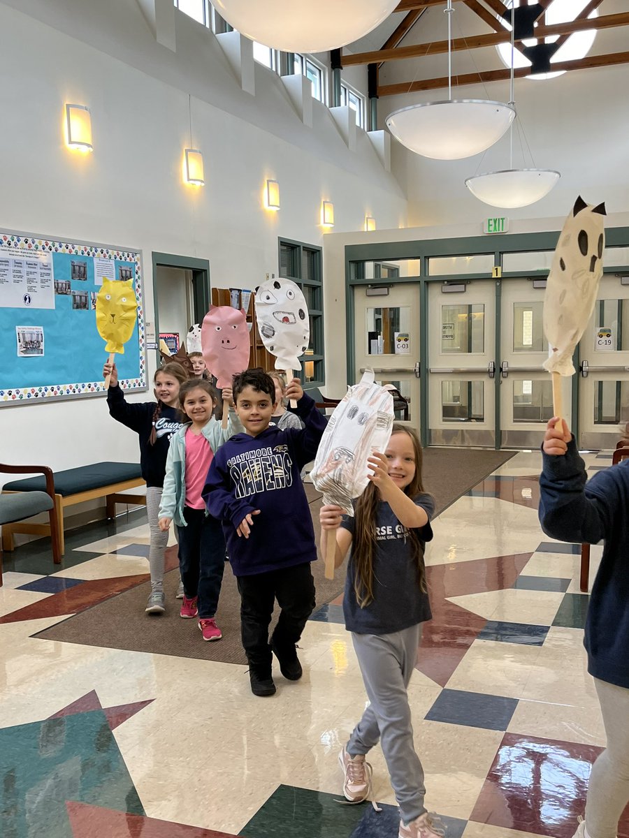 MBaiseyFCPS's tweet photo. Our @ThurmontPrimary 2nd graders did a Balloons Over Broadway lesson &amp; celebrated with a parade today! We love these joyful moments and how our students take pride in themselves, their work &amp; their learning! #ChangingTheGame https://t.co/FFVgPNG3pT