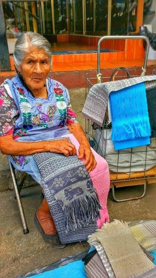 AnayeliCarmon10's tweet photo. Mi querido #Tenancingo rodeada de tanta gente Leal Agradecida y Fiel
Tierra bendita de Gente trabajadora humilde calida y de un gran corazon mujeres que dia a dia sacan a la Familia adelante mujeres guerreras personas trabajadoras... 
#MunicipioOrgulloDeGente
#EquipoADMM https://t.co/JCpgbY4Kn7