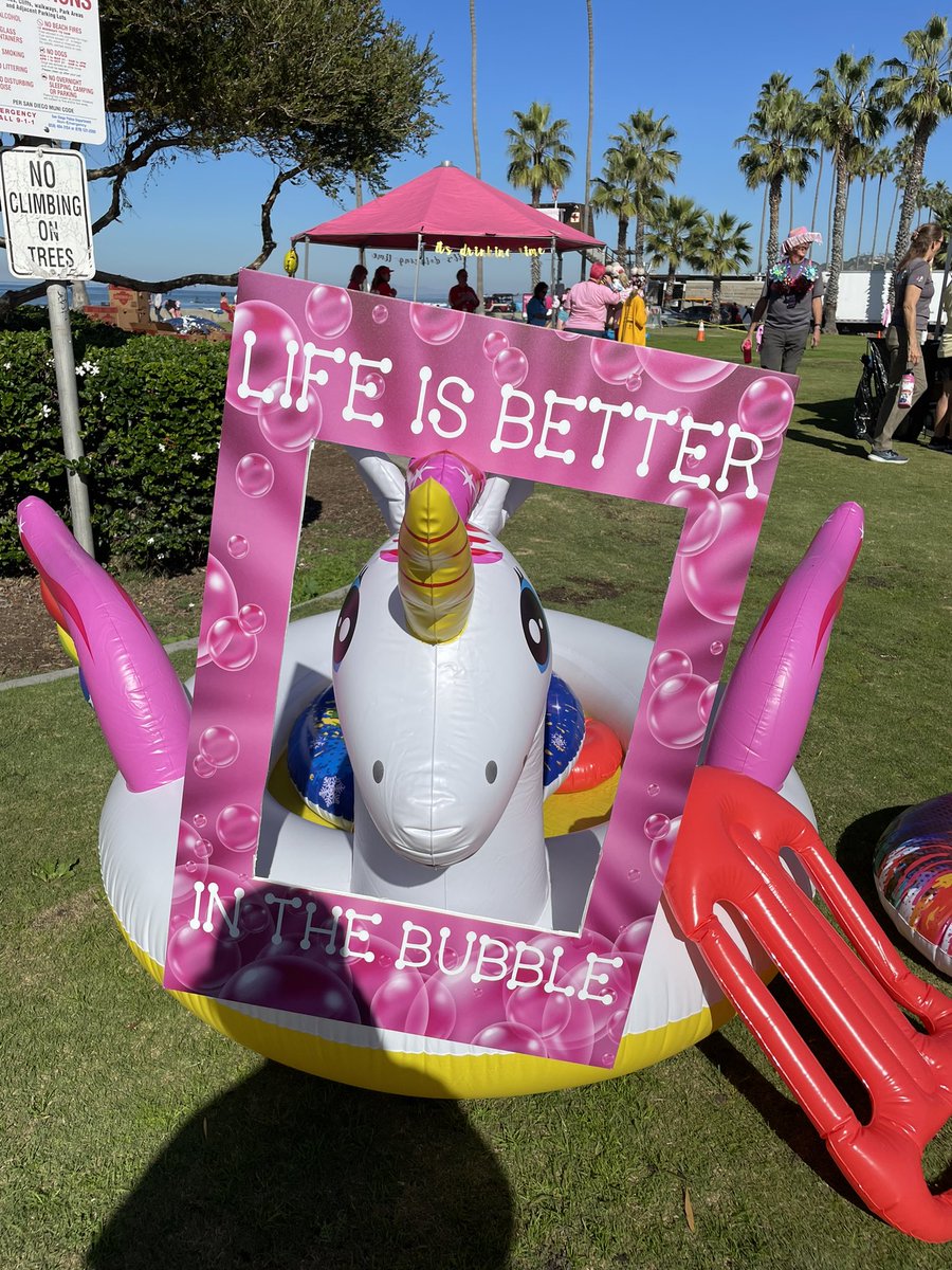 kbutler333's tweet photo. There’s a pool party at the beach! Come for the photos; stay for the lunch! @The3Day #SD3Day https://t.co/o7TJ6i7eMh