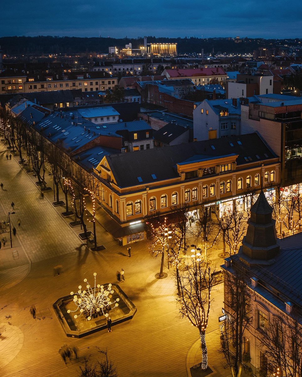 NejauNet's tweet photo. #Kaunas #Lithuania #Lietuva #dronas #Mavic3 #mavic3pro #drone #kaunastic #kaunasaerial #autumn2023 #djimavic3pro #ruduo #hasselblad #hasselbladdrone #mavic3pro3x #mavic3pro7x #laisvesaleja #fontanas #kaledoskaune https://t.co/DO0en3H2vq