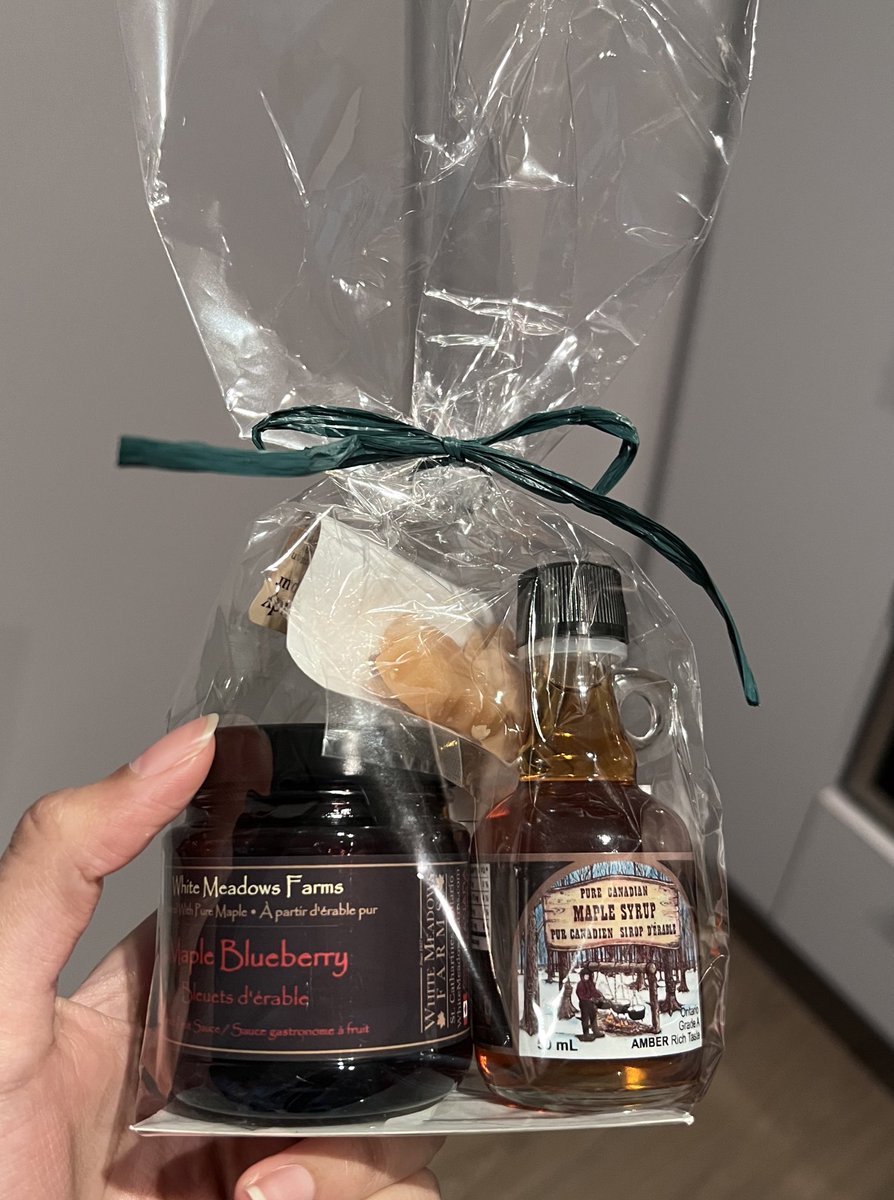 Thank you <a href="/OntarioBIA/">OBIA</a> for the the thoughtful speaker’s gift and congratulations on another successful Provincial ABI Conference! For those who are interested in reviewing the content, do take a look at our slide deck here: obia.ca/wp-content/upl…