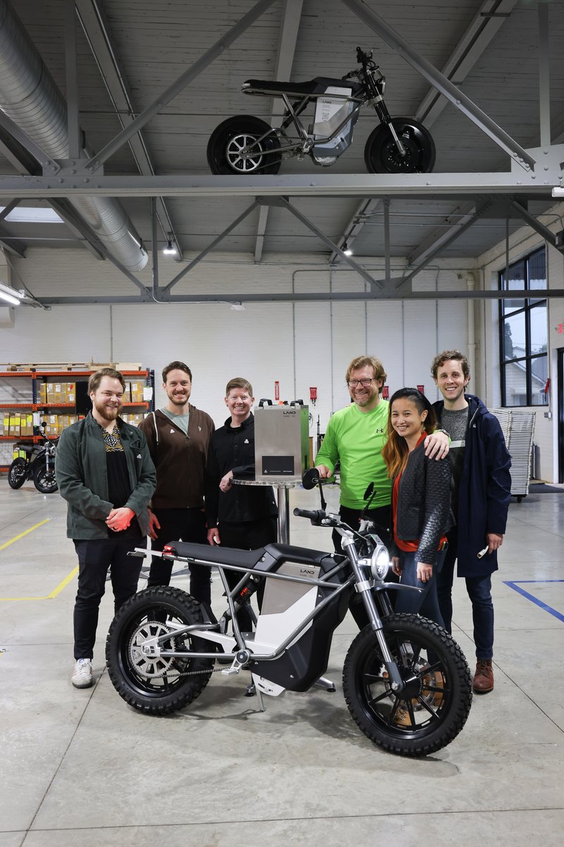 Talked about Gravity this morning at Land Energy's production floor in Gordon Square for #GEW2023 

Ft. <a href="/BRITEpeople/">BRITE Energy Innovators</a> <a href="/LAND_Moto_/">LAND Moto</a> @Pauly_Suchy  <a href="/TommyLovesSoup/">Thomas Fox</a>  &amp;
<a href="/PodLayOfTheLand/">Lay of the Land Podcast</a>