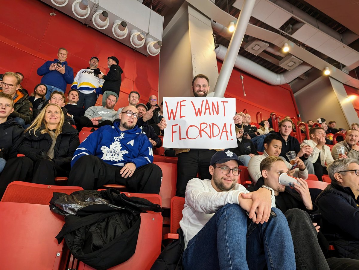reporterchris's tweet photo. This Leafs fan is leaning into the meme at the NHL's Global Series. https://t.co/nu16MJweqB