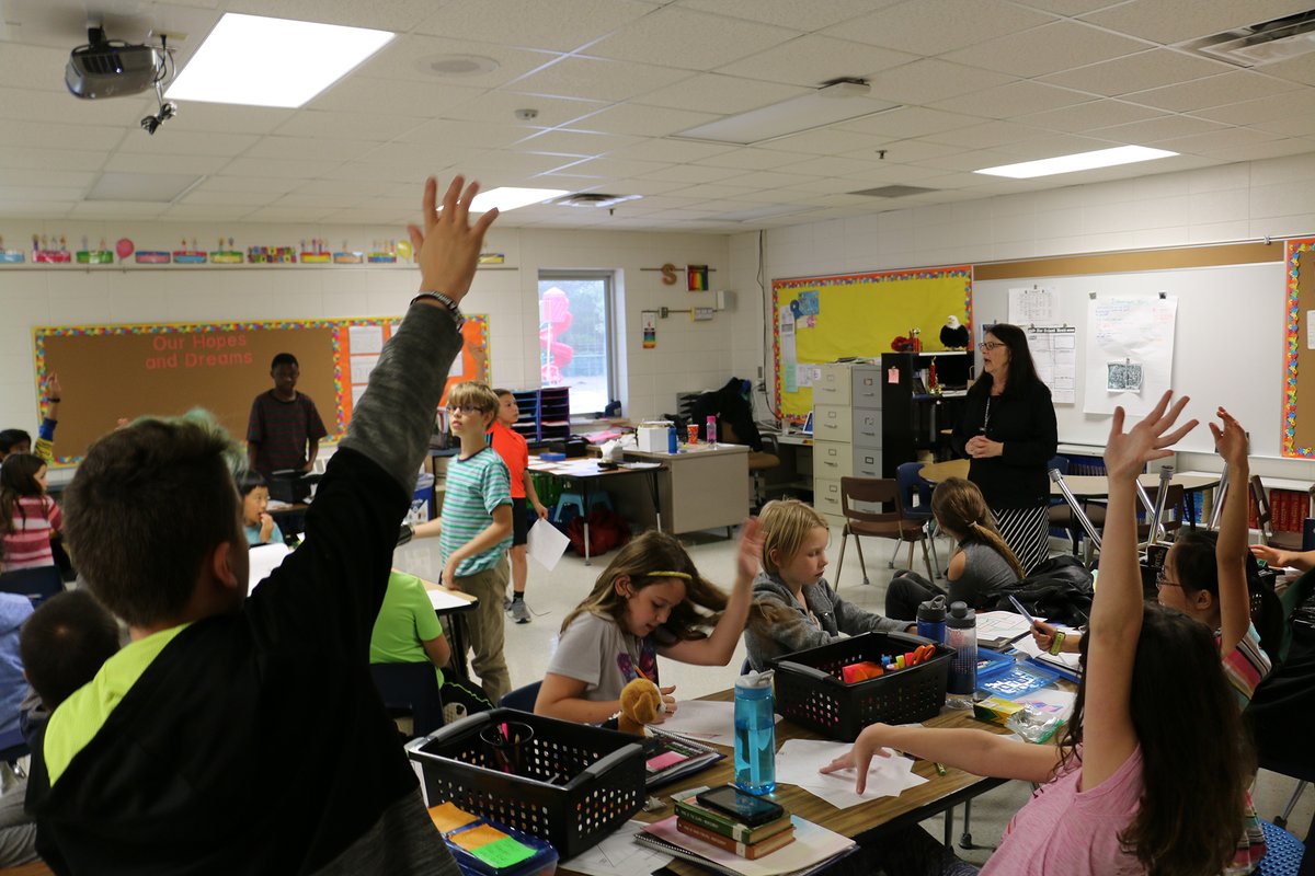U.S. News &amp; World Report has ranked the #Atheneum as the best elementary school in Minnesota! ARTICLE: ow.ly/8rL150Q8SRc

#excel199 #199SpartanPride