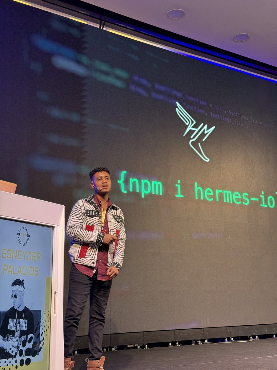 .<a href="/Sneyder_A/">Un man chevere</a> takes the stage next, focusing on event-driven user experiences in JavaScript. His talk 'Creando experiencias de usuario guiadas por eventos' is a must for anyone looking to enhance their web app interactivity.