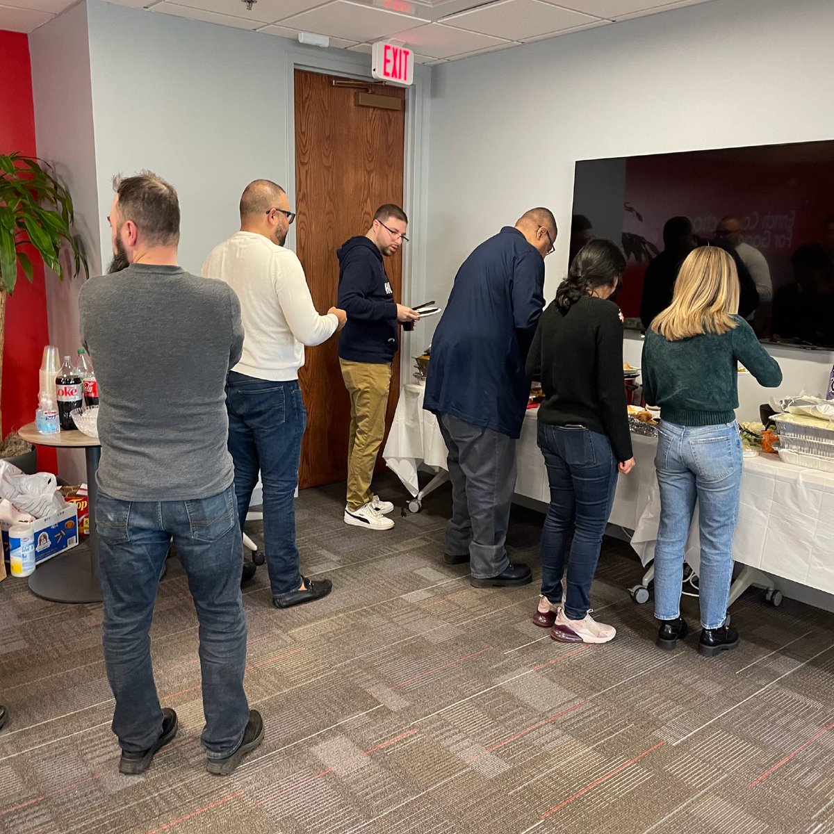 Thanksgiving means gathering together, sharing great food and fellowship and giving gratitude for our teammates. Edenred Fleet enjoyed all of these things at our recent Thanksgiving potluck at our US HQ. 

#edenred #edenredessentials #thanksgiving2023 #vibewithus #teamwork