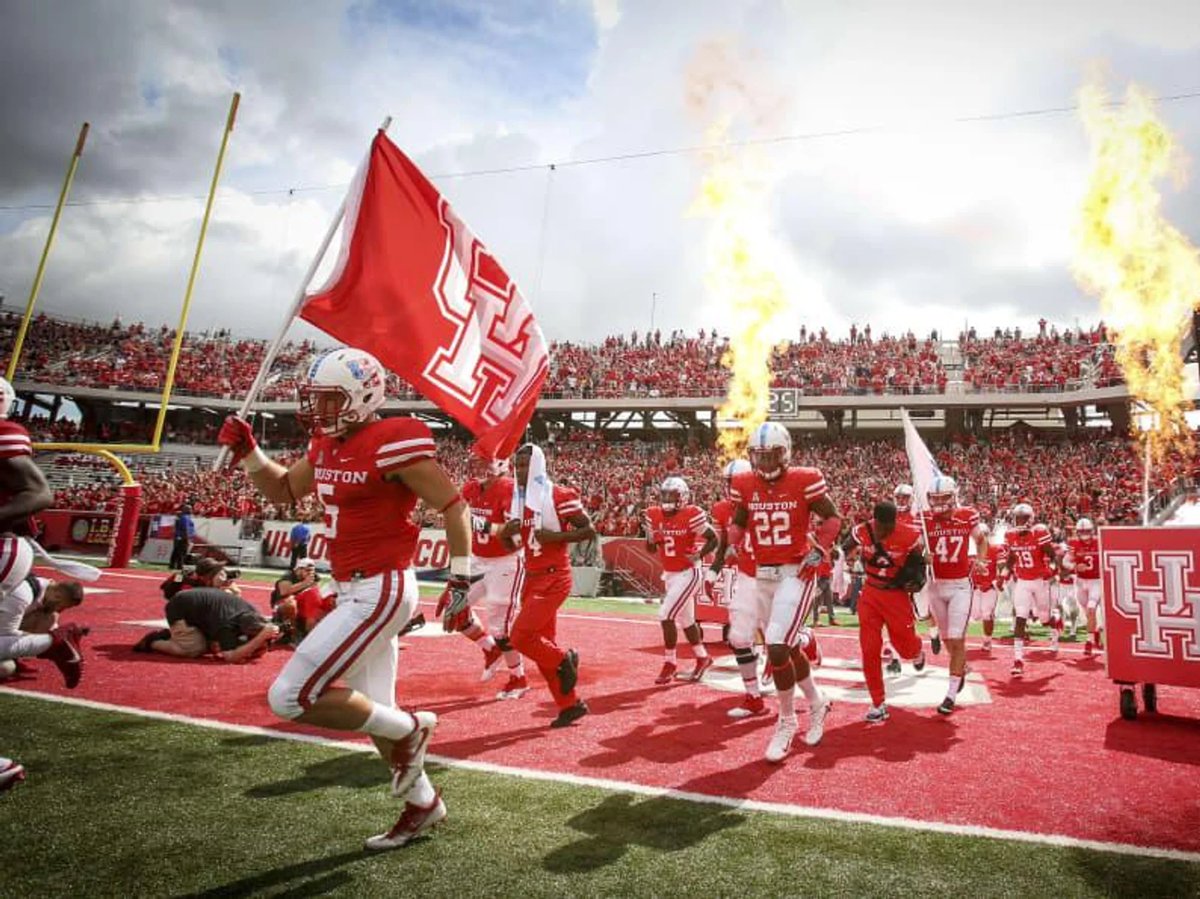 Blessed by my lord and savior himself to receive an offer from The University Of Houston🙏🙏
<a href="/CoachT_Pope/">Terrance Pope</a> <a href="/_CoachKThompson/">𝐊𝐞𝐯𝐢𝐞 𝐓𝐡𝐨𝐦𝐩𝐬𝐨𝐧, 𝐄𝐝.𝐒.</a> @CoachCB2_ @CoachHam_EMCC 
<a href="/coachbrianearly/">Brian Early</a>