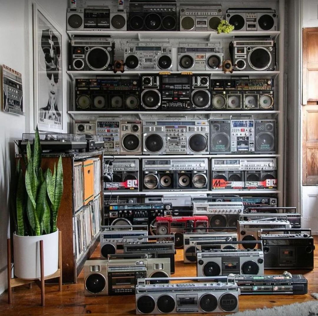 Som na caixa 🔈
Qual álbum combina mais com o dia de hoje?