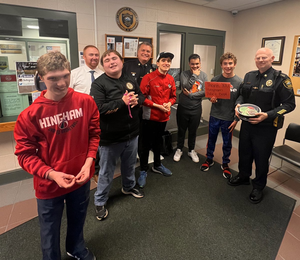 Hingham Police tweet media