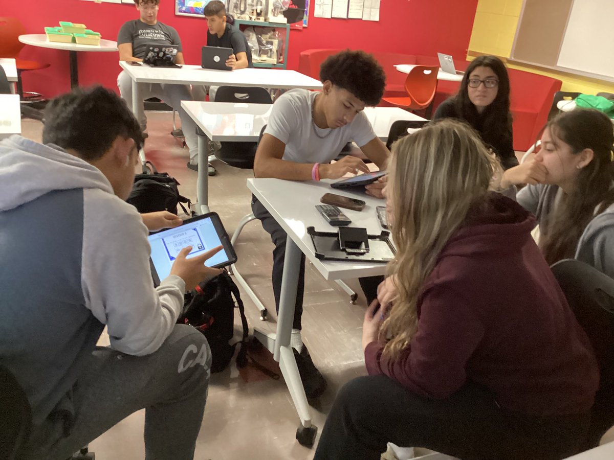 Karen Bendel tweet media