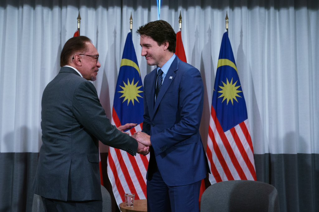 Developing clean energy, strengthening cybersecurity, growing our economies – @AnwarIbrahim and I share these and other priorities. Today, we spoke about how we can keep making progress on them together. We also discussed global issues, and agreed to remain in contact.