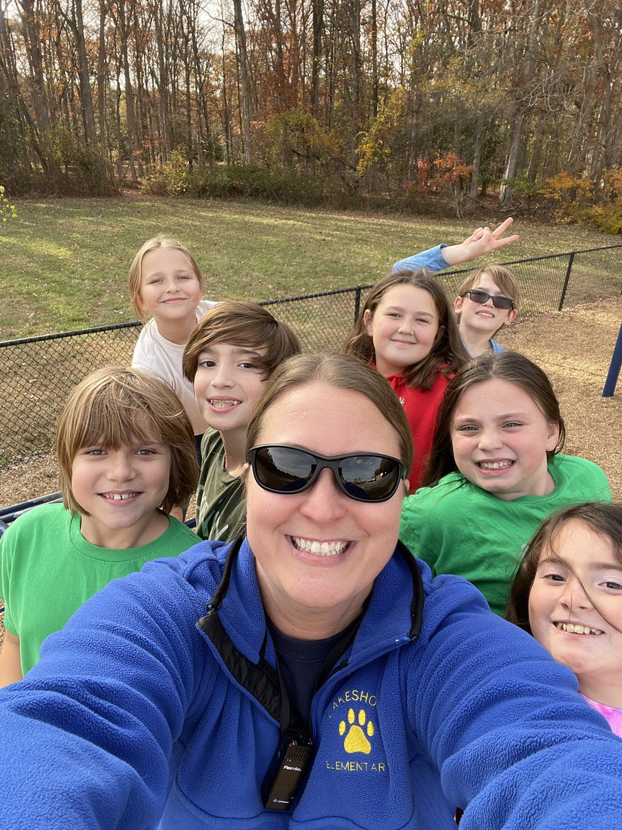 Happy Friday! We hope everyone has a wonderful Thanksgiving. We are thankful for all of our lions. 🦁