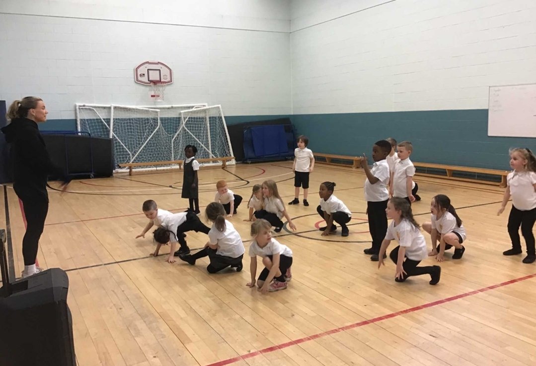OLPPrimary's tweet photo. Primary 1b have had a fun week this week with Determined to Dance and @Golfitglasgow. #golfit #determinedtodance https://t.co/7kSw1CZJm0